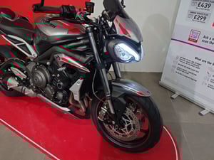 Used Triumph STREET TRIPLE 765 RS STREET TRIPLE 765 RS for sale in Newcastle-under-Lyme | Image 2