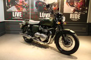 Used Triumph BONNEVILLE T100 BONNEVILLE T100 865 STEVE MCQUEEN for sale in Watford | Image 2