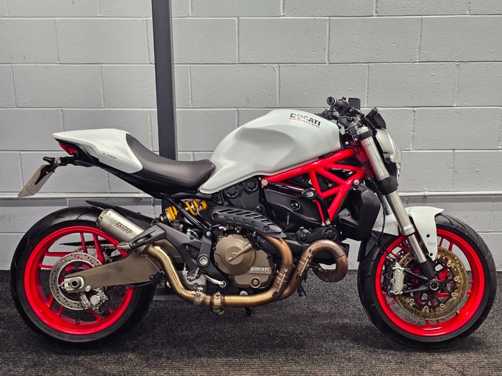 Ducati MONSTER 821