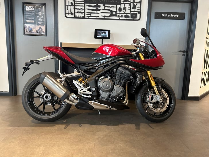 Triumph SPEED TRIPLE 1200 RR