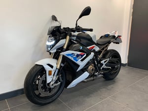 Watch video of BMW S 1000 R SPORT S 1000 R SPORT in Gateshead 