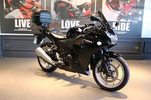 Watch video of Honda CBR250R CBR250R MANUAL PETROL SUPER SPORTS in Watford