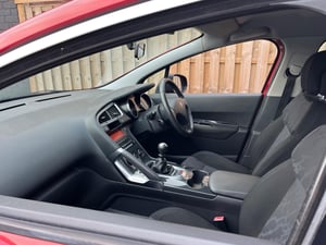 Used Peugeot 3008 3008 1.6 HDI SPORT EURO 4 5DR for sale in Chesterfield | Image 2