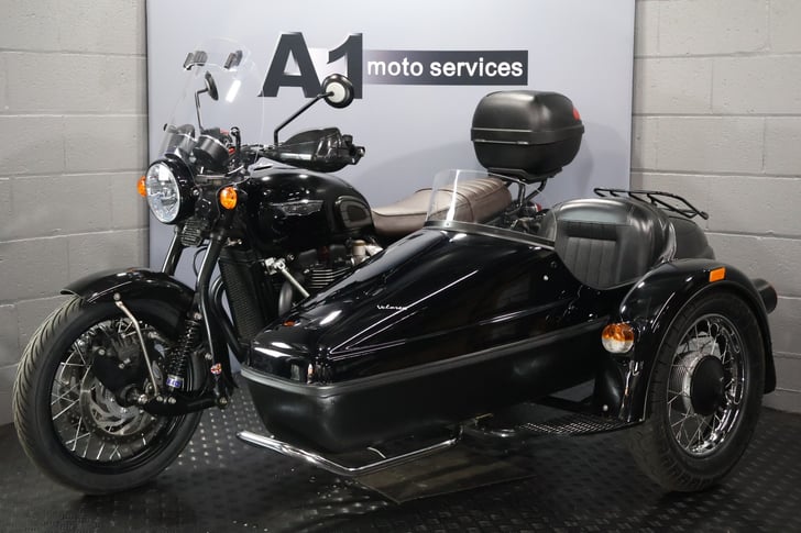 Triumph BONNEVILLE T120