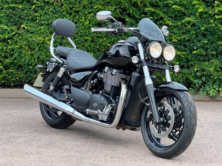 Triumph THUNDERBIRD STORM