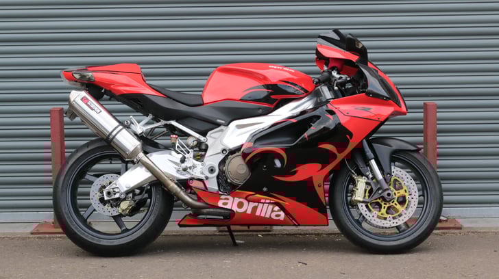 Aprilia RSV1000 R