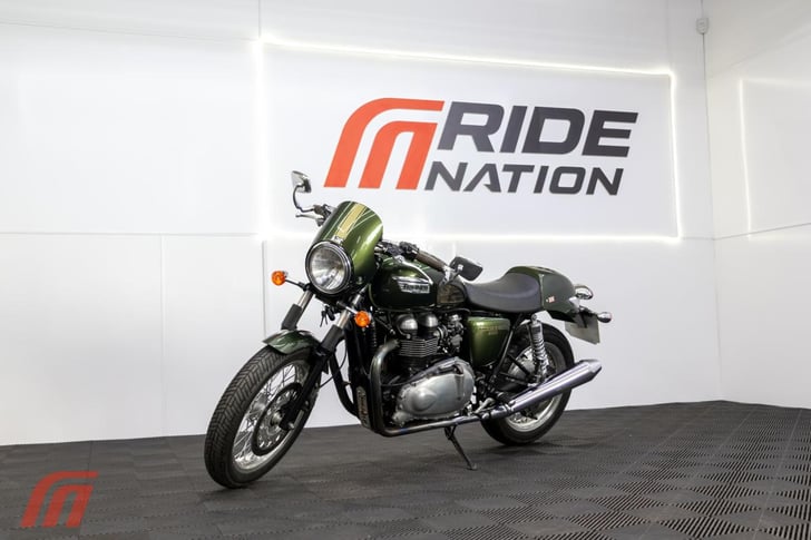 Triumph THRUXTON 900 