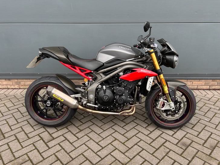 Triumph SPEED TRIPLE R