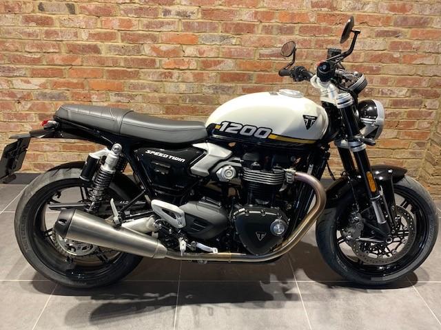 TRIUMPH SPEED TWIN 1200