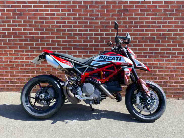 DUCATI HYPERMOTARD 950