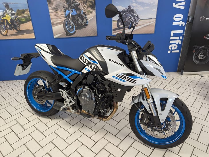 Suzuki GSX-8S 800