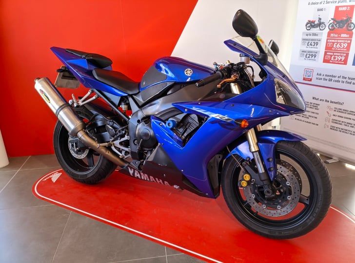 Yamaha YZF-R1