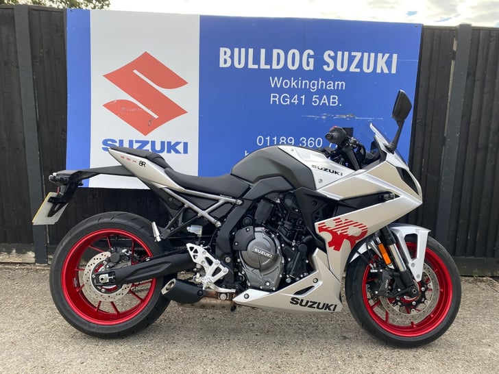 Suzuki GSX-8R