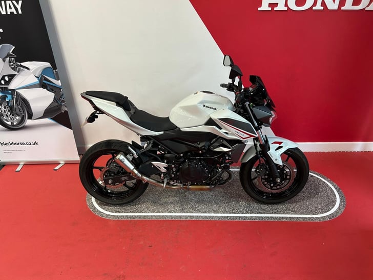 KAWASAKI Z400