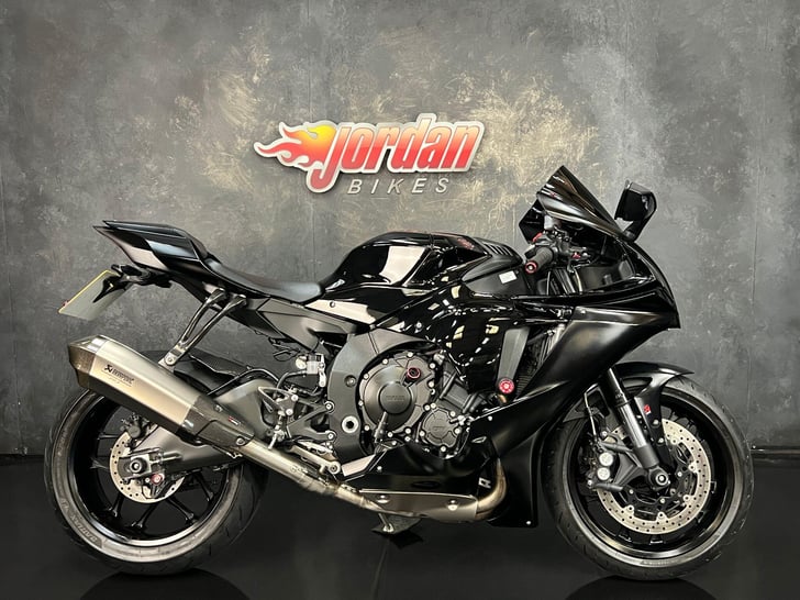 Yamaha R1 1000