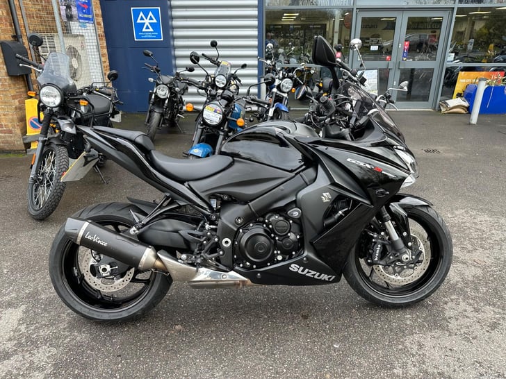 Suzuki GSX-S1000F F