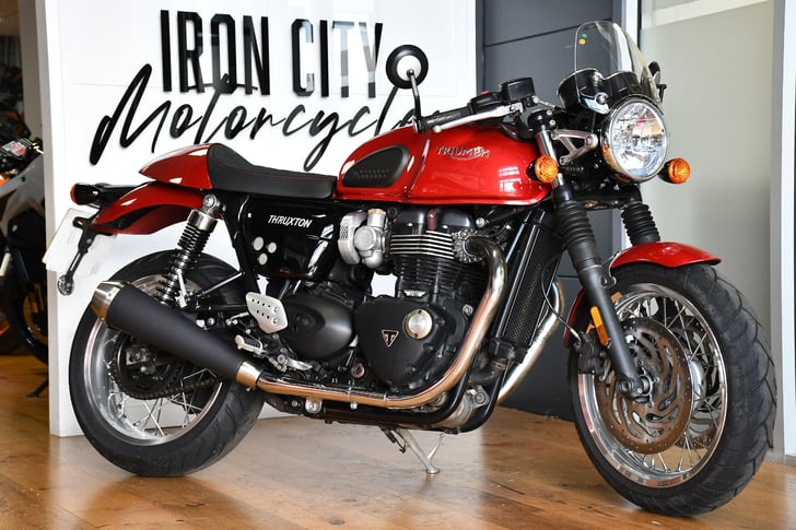 Triumph THRUXTON 1200