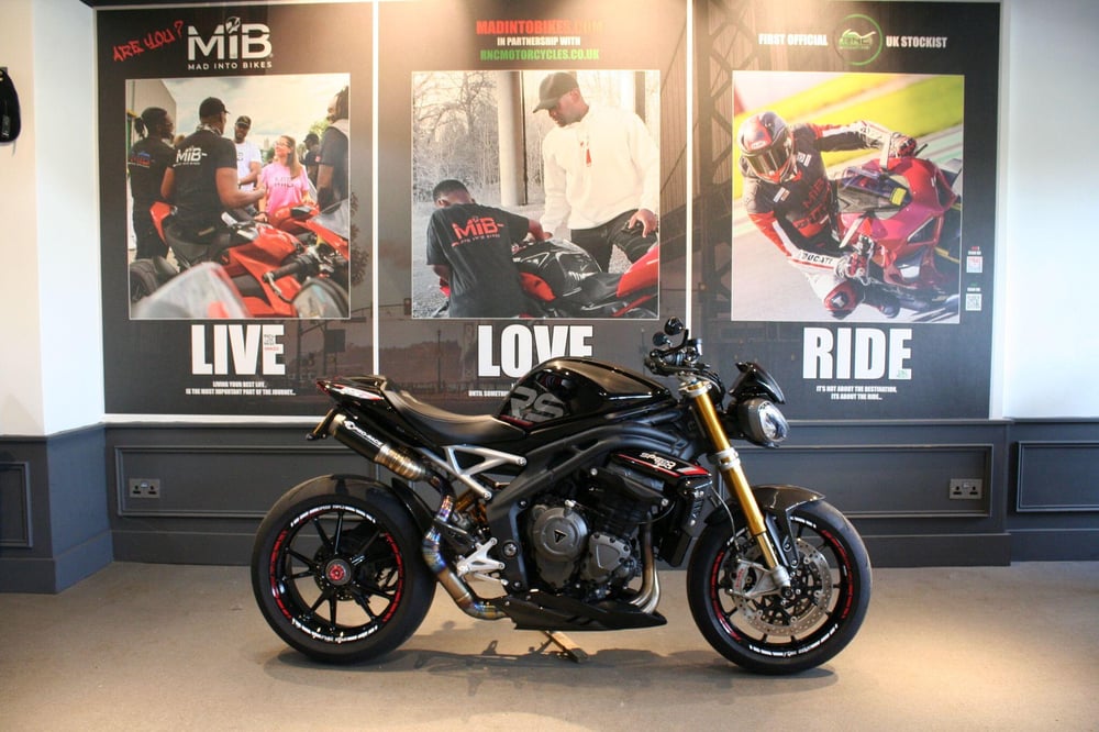 Used Triumph SPEED TRIPLE 1200 SPEED TRIPLE 1200 1160 RS for sale in Watford