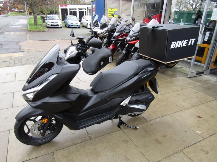 Here's a photo of the HONDA PCX125 125 DX CVT V-BELT, currently available for sale