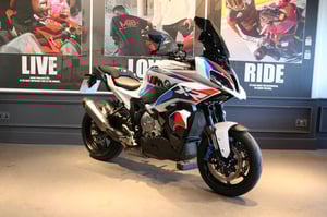 Watch video of BMW M 1000 XR M 1000 XR 1000 CLAW-SHIFTED in Watford