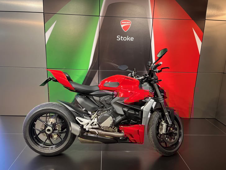 DUCATI STREETFIGHTER V2