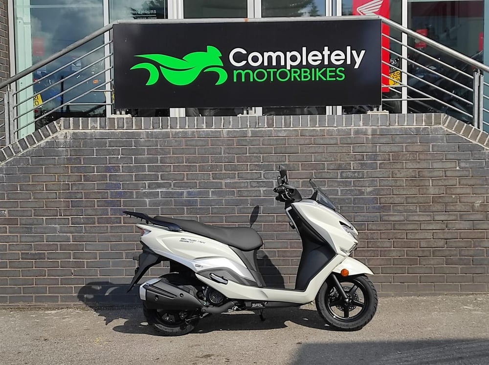 Suzuki Burgman Street 125EX (2023) 125cc Scooter Review - Lexham Insurance