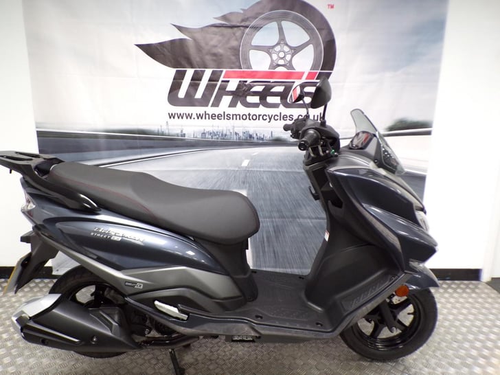 Suzuki BURGMAN 125