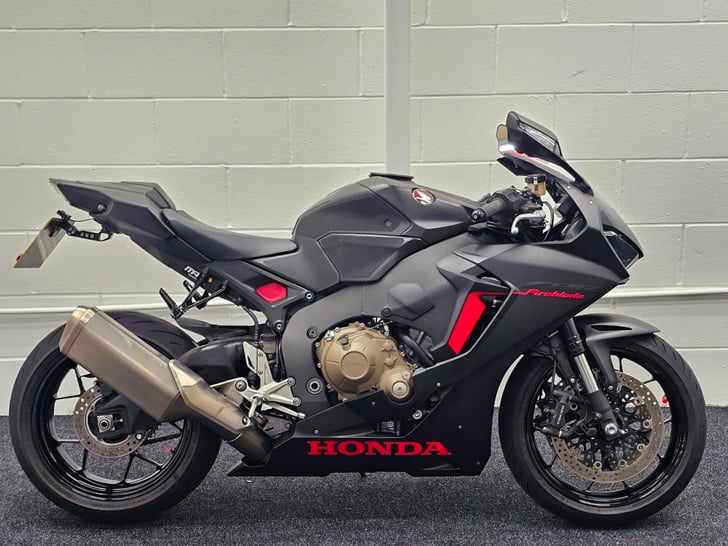 Honda CBR1000RR FIREBLADE
