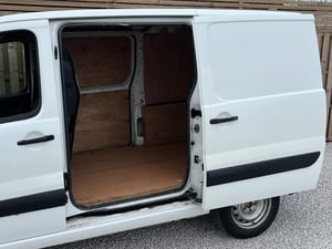 Used Citroen DISPATCH DISPATCH 1.6 1000 HDI ENTERPRISE FWD L1 H1 5DR for sale in Chesterfield | Image 2