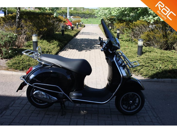 Piaggio VESPA GTS SUPER 300
