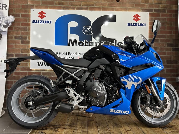 Suzuki GSX-8R