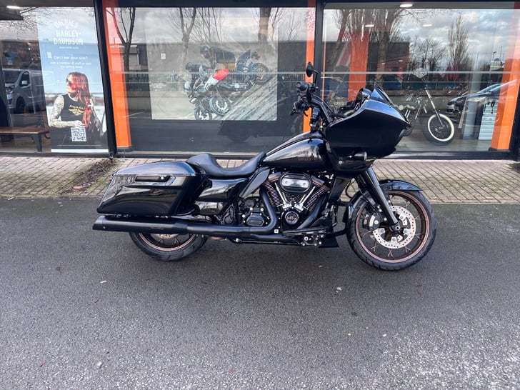 Harley-Davidson FLTRXST ROAD GLIDE ST 