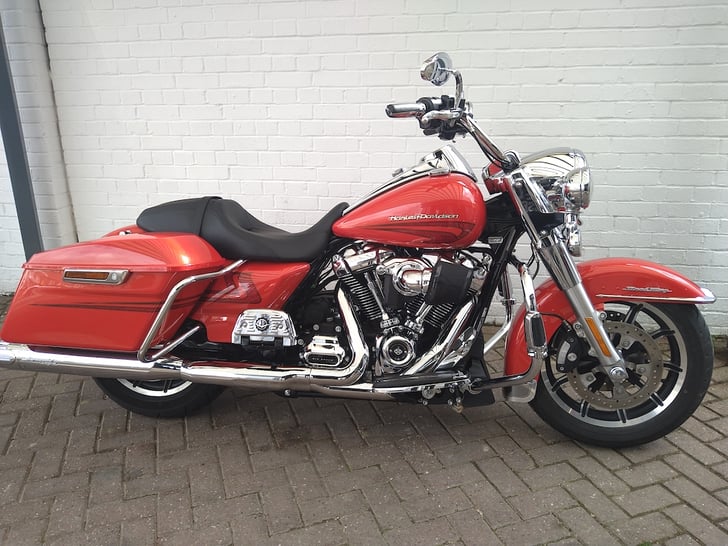 Harley-Davidson TOURING FLHR ROAD KING