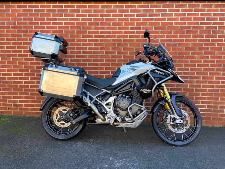 TRIUMPH TIGER 1200 RALLY PRO