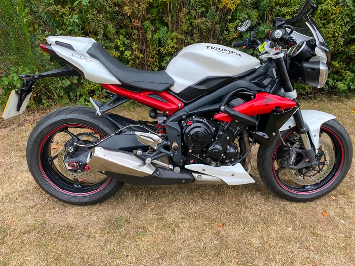 Triumph STREET TRIPLE 675 R ABS