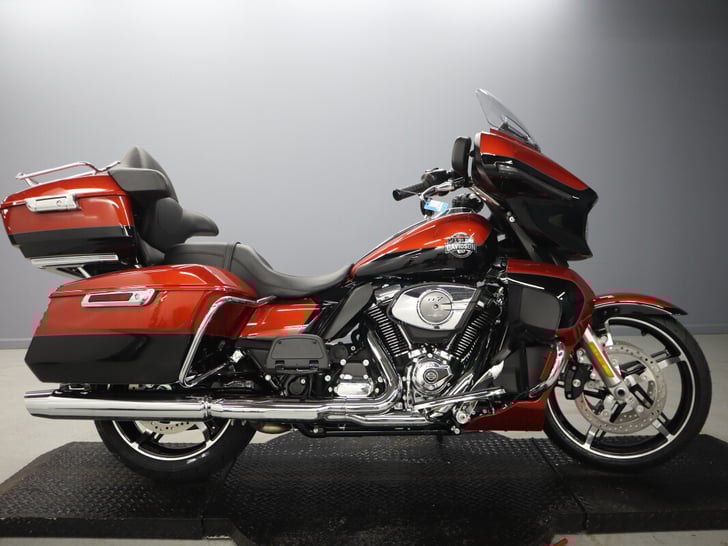 HARLEY-DAVIDSON TOURING FLHXU STREET GLIDE ULTRA
